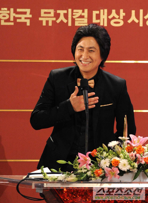 남우조연상 서범석