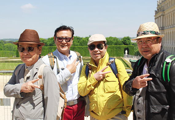 tvN <꽃보다 할배>의 맏형 이순재의 즐거운 한때.
