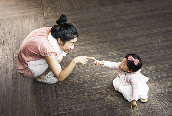 재즈 보컬리스트 신예원과 딸 루아.