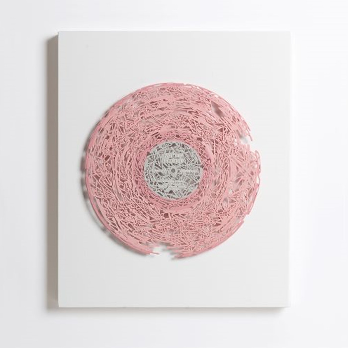 조현수, Long-playing Record, WHITNEY HOUSTON, 2024, resin, 40×47cm. /갤러리 그라프